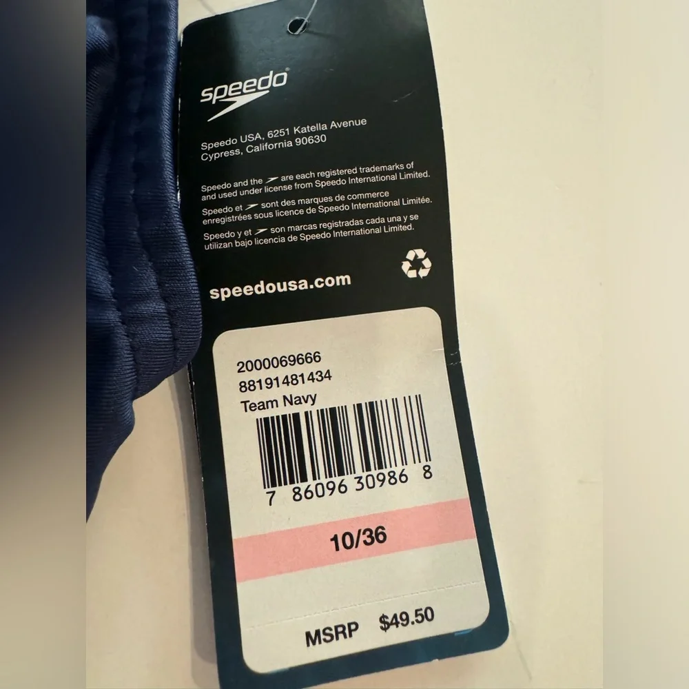 Speedo nwt size